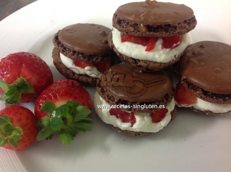 Macarones con chocolate y fresas sin gluten