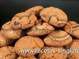 Amaretti (pastel a base de almendras amargas típico Italia) sin gluten